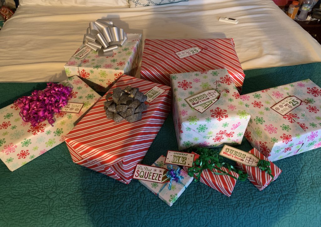 chrstnwhtly's tweet photo. Don’t make the same mistake two years in a row. 

Be my friend from now 

#MetryChristmas https://t.co/cP113NGk9N