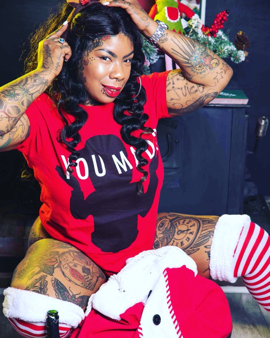 &lsquo;&lsquo;Twas The Night Before Christmas 🤷🏽&zwj;♀️🎅🏽 🥛 🍪   Photographer: @IAmThaLogo Apparel: @YoungDolph Beat:<a href="/tag/happyholidays"class="tags"><span>#happyholidays</span></a><a href="/tag/pre"class="tags"><span>#pre</span></a><a href="/tag/paperrouteempire"class="tags"><span>#paperrouteempire</span></a><a href="/tag/yenoshi"class="tags"><span>#yenoshi</span></a>