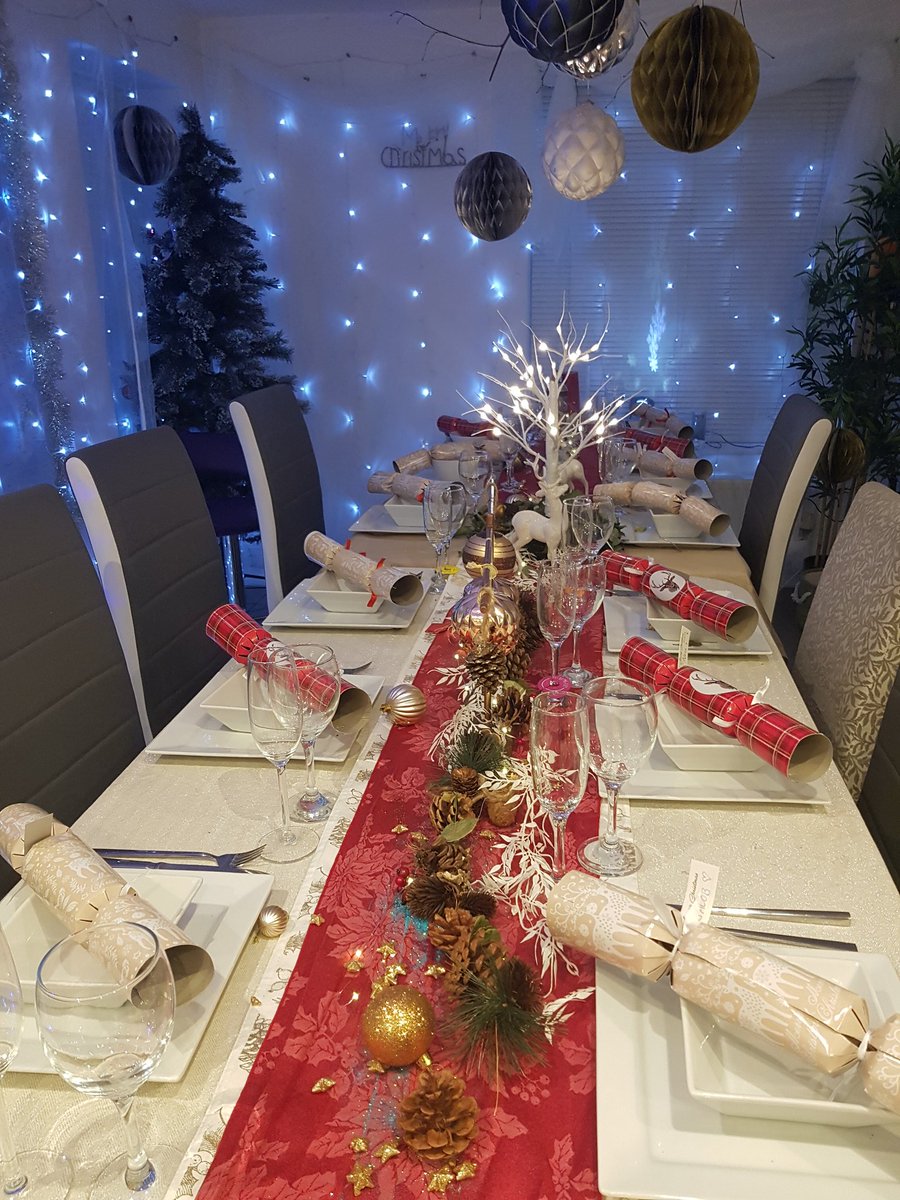Rockchic65's tweet photo. Can't wait to be with all the family later, it's gonna be a good day.. The table is set.. Wishing you all a peaceful happy Christmas x #winterwonderland #tableisset ❤️🎄✅ https://t.co/dZPm2P5PJP