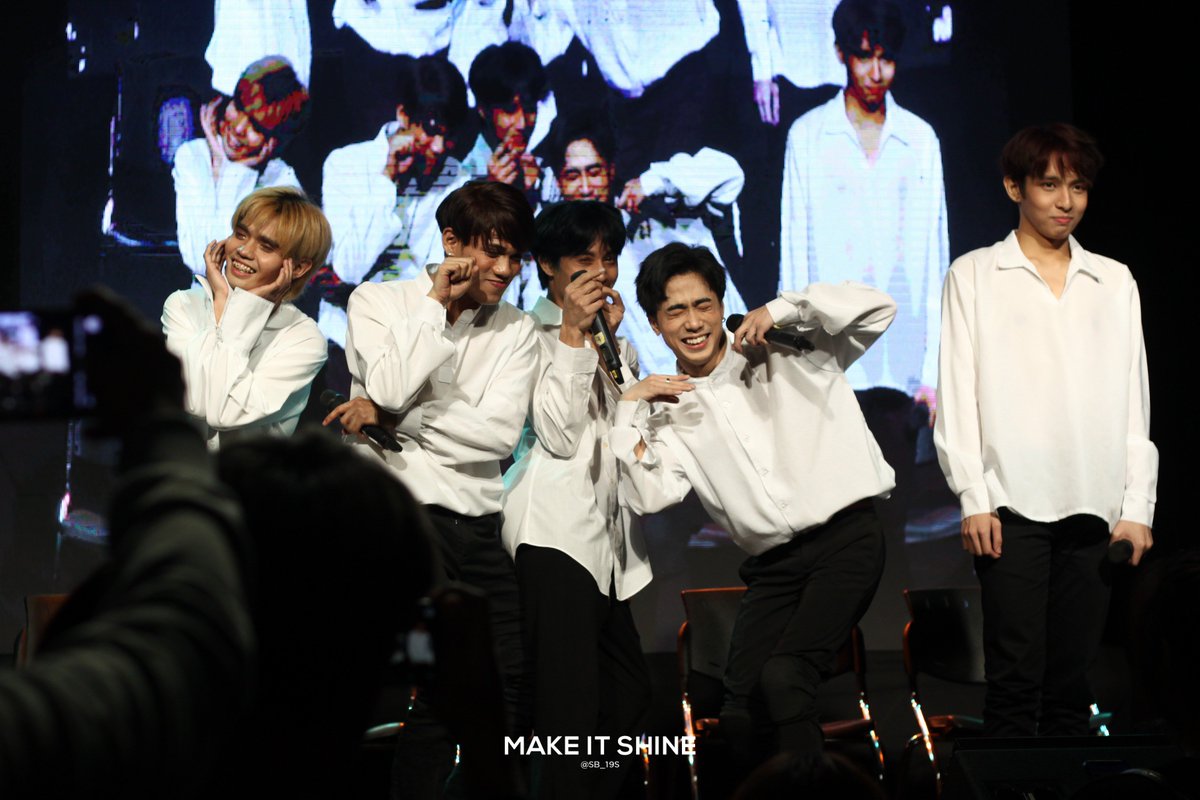 sb_19s's tweet photo. 181219 #SB19 Start of the Best Mini Concert - Aegyo Family Ver. !!  ✨ 

#SB19_StartOfTheBest #에스비19 @SB19Official https://t.co/f3wuSyq7o2