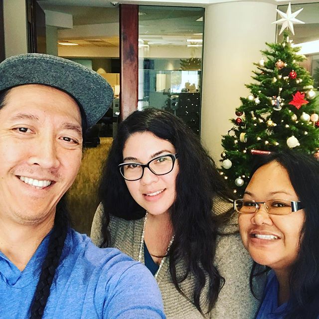 ❄️Happy holidays with Ginger of @segerstromarts in Costa Mesa OC! We’re already excited for the new year with Kids Night at the Ballet on Thu, Jan. 17, opening night of the West Coast premiere of @abtofficial Harlequinade! Use code CULTURE at scfta.o… bit.ly/2EHUtdA