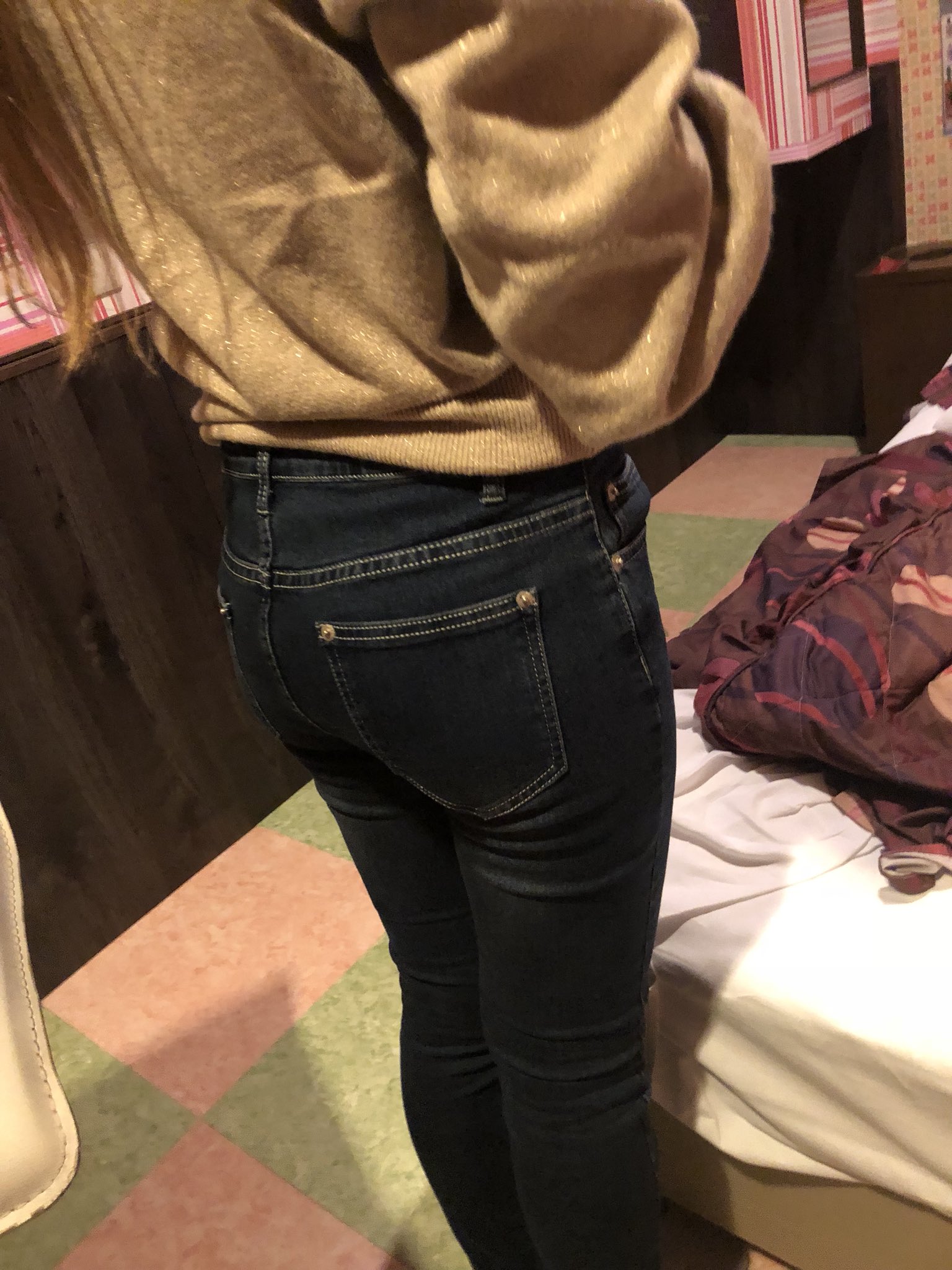 スキニー尻フェチ on X: 履かせてみた t.co5kOEqqEOEw  X