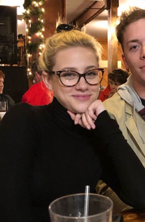 renillies's tweet image. just finished opening gifts but merry christmas to all who celebrate !! good freaking night