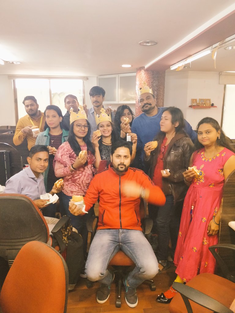 vijendrarajput's tweet photo. Christmas celebration @NowFloats with @BurgerKing #Nfculture https://t.co/CH5ZNqHjrR
