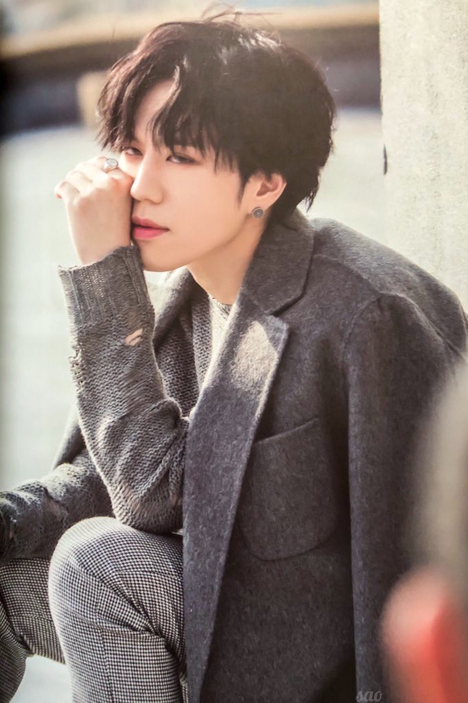 EVENN_P's tweet photo. ถึงตาจะลอย แต่ก็คือหล่อมาก เทพบุตร ซาตาน เทวดา แวมไพร์ อมนุษย์ อะไรก็ตามที่งดงามแบบไม่รู้จะแคปชั่นไงแล้วเนี่ย อย่าหล่อกว่านี้เลยขอร้อง พลีสส😭😭😭😭 #yugyeom https://t.co/MoJTUdZWWt
