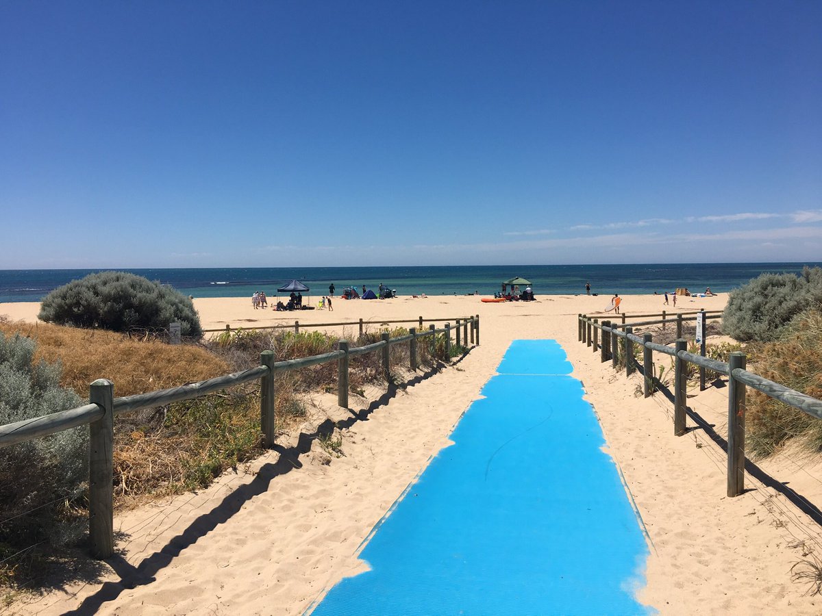 justcompete13's tweet photo. Merry Xmas from Down Under! #AussieBeachCricketChampionships https://t.co/UUkLxgkZzJ
