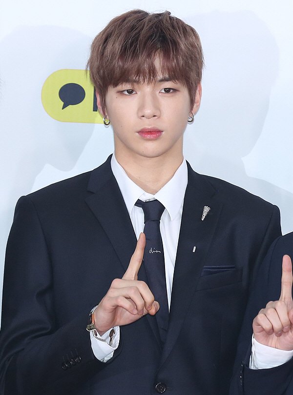 kangdaniel_com tweet picture