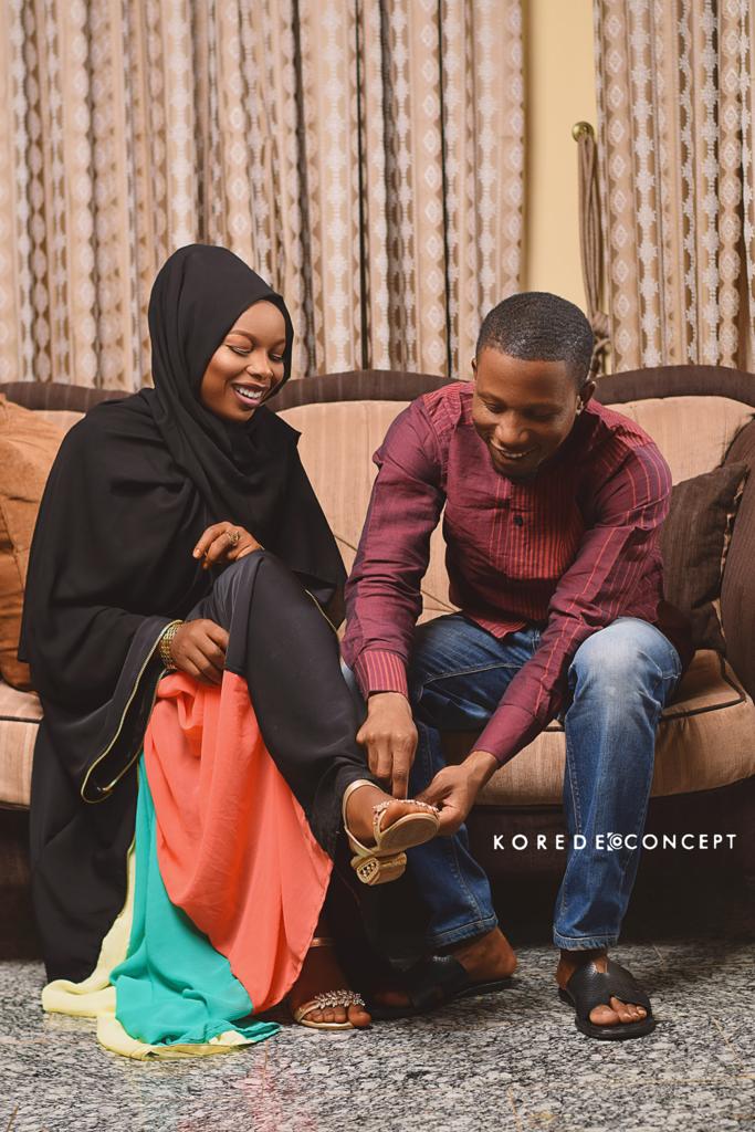 fauwazg's tweet photo. It's about time .
😍❣💋💘👑🎉 
28/12/2018 
U r all invited!!! Markade yazo kanmu.😁🤣
#FaMu18 #Kaduna #MuslimWedding #ArewaWedding #NigerianWedding https://t.co/zQvOl9Wj5I