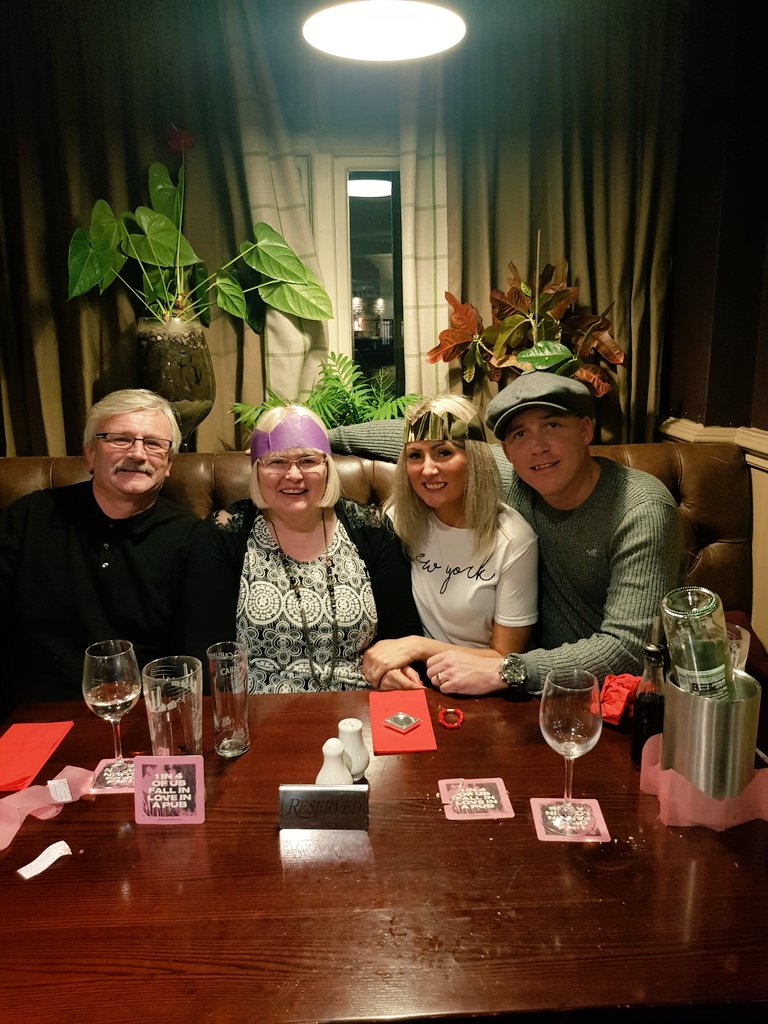 Christmas eve dinner and drinks with the in-laws... "Merry Christmas ya filthy animal's" 🥂🍻🎅