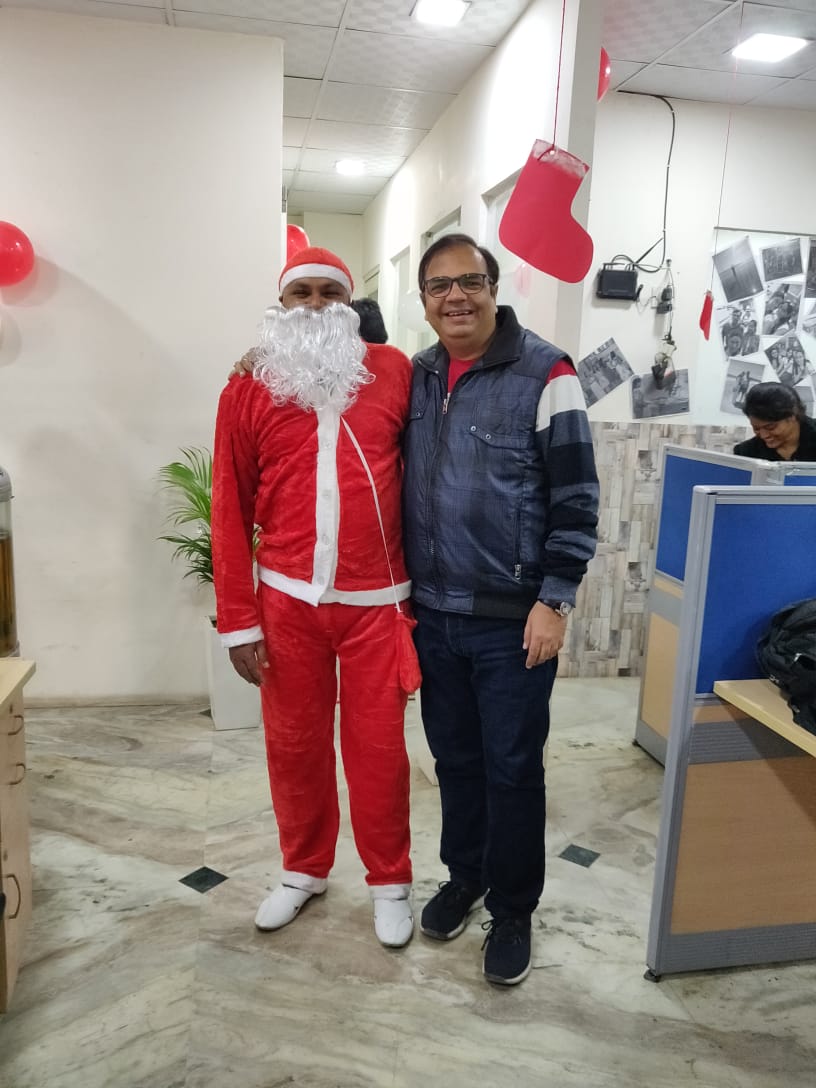 PRPMobility's tweet photo. Let the spirit of Christmas warm your home with love, joy and peace. Have a blessed #Christmas!
#prpservices https://t.co/PPwtMSwAE1