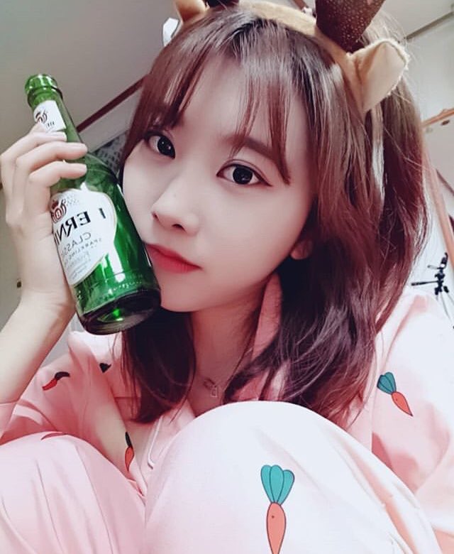SwallaFrance's tweet photo. [INSTAGRAM] #YENA

Voici les dernières updates Instagram de Yena ses derniers jours ! https://t.co/IsuMSpY17e
