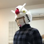 手編みのガンダムヘッドw感覚で作っちゃうとか凄すぎw