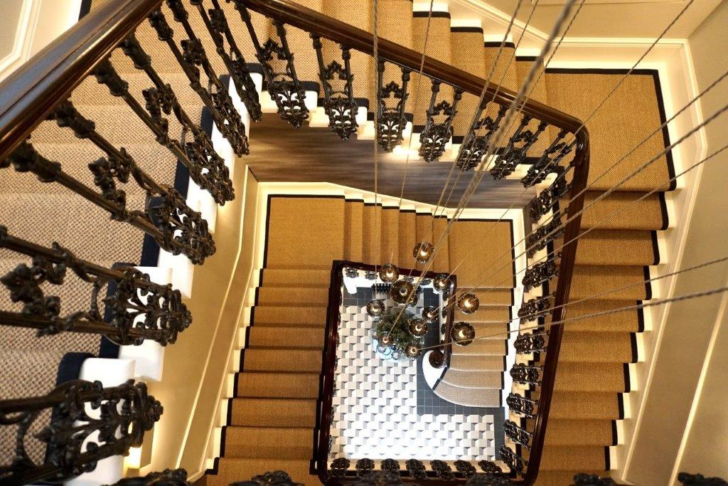 ForgingMatters's tweet image. Cast iron balusters with a bespoke timber handrail.