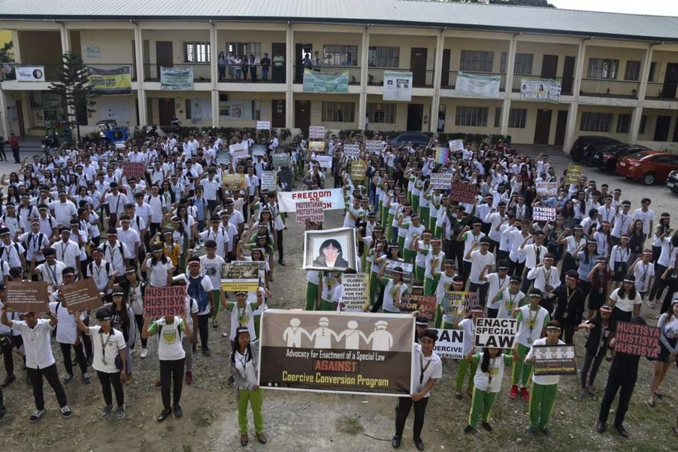 scjmin2651's tweet photo. “Hello. I’m Ji-in Gu. Mr. President, Please listen to my story. Stop the painful kidnapping, detention and endless assaults in 44 days.”🎅🤧
#MerryChristmas #christmas
#HumanRightsDay #CCP #RememberGu #CCK ⛔
#Coercive_Conversion ⛔
🎄 https://t.co/T6G6S0r0k4 https://t.co/X4e9MkDtrS