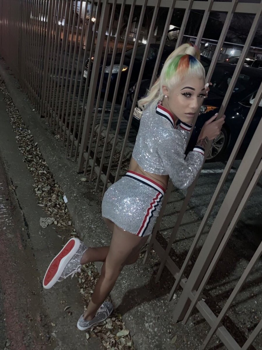 JakiaaDesiree's tweet photo. https://t.co/21qEsehbW2