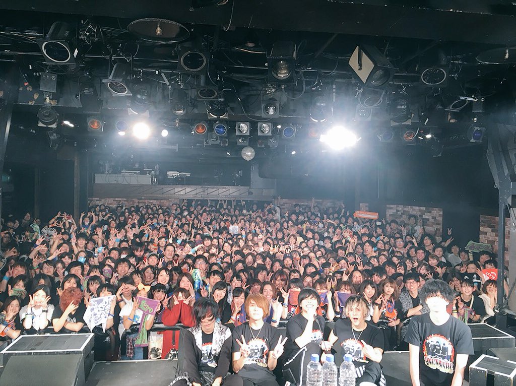 神田ジョンpenguin Research Di Twitter Wildに行こうぜツアーin名古屋クアトロ完遂 高校生の時から観に来ていた憧れの ライブハウスでpenguin Researchでワンマン出来たのは本当に嬉しかった 日替わり曲は名古屋と言うことで俺選曲のスーパースター 楽曲の1 3を