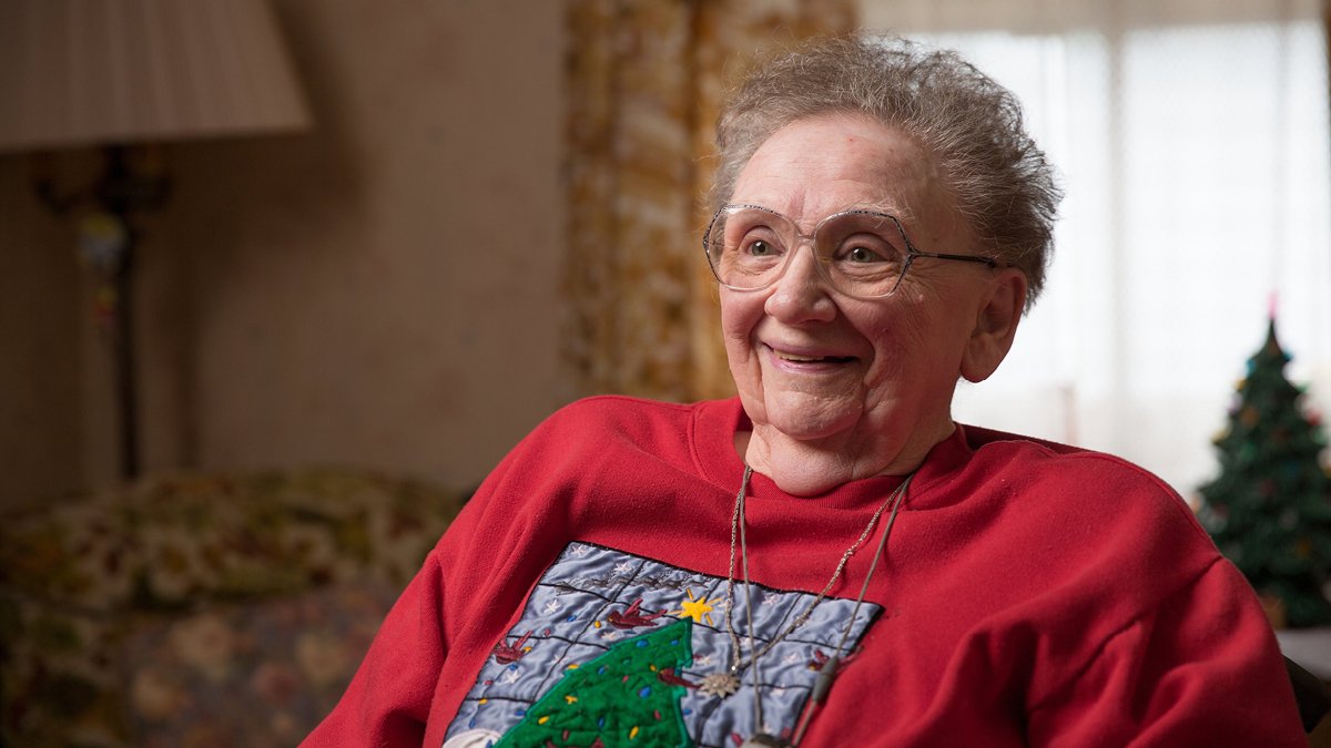 _MealsOnWheels's tweet image. “It’s like Christmas. You just look forward to them coming, and opening that bag and seeing what it is. Without Meals on Wheels...it would be tough”. For millions of #seniors in need like Kathleen, #MealsOnWheels brings cheer and comfort year round. bit.ly/MOWImpact