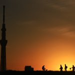 スカイツリーと3人組の心温まるほっこり写真