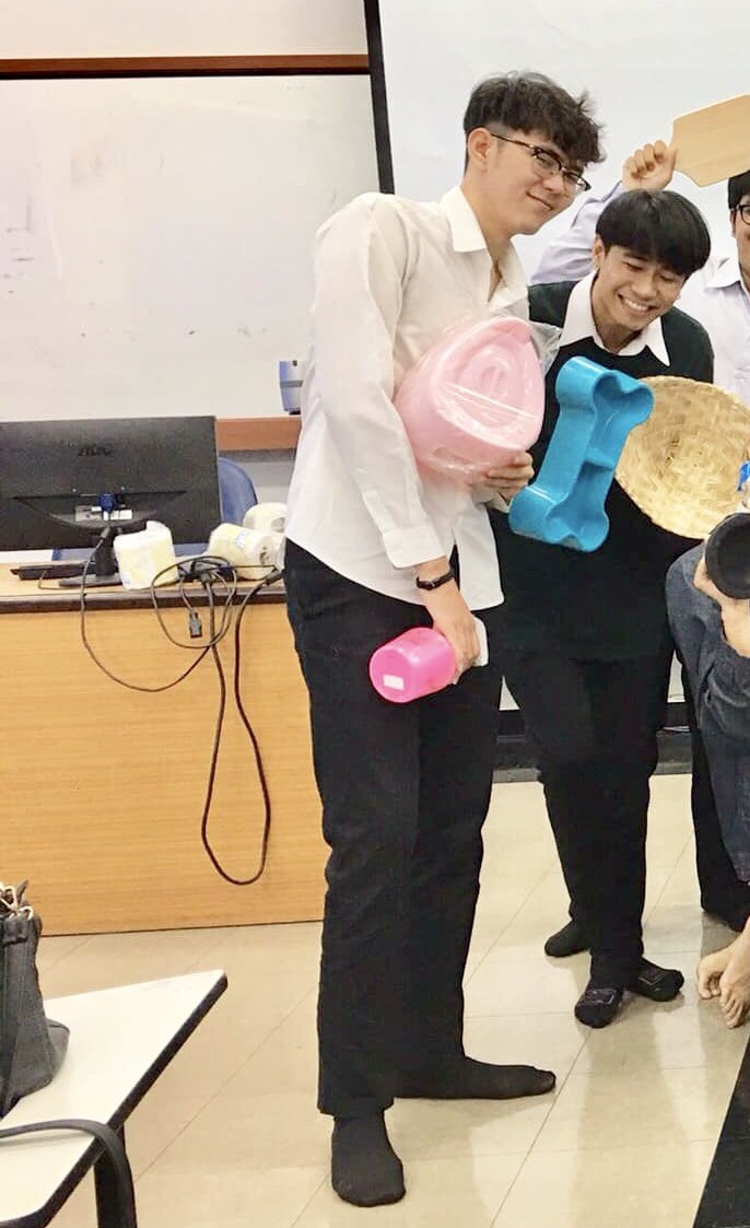 maxmsu2018nanan's tweet photo. เหงถุงเท้าผู้ชาย แล้วฟิน 🧦🧦🧦 https://t.co/5MPxdJeJdU