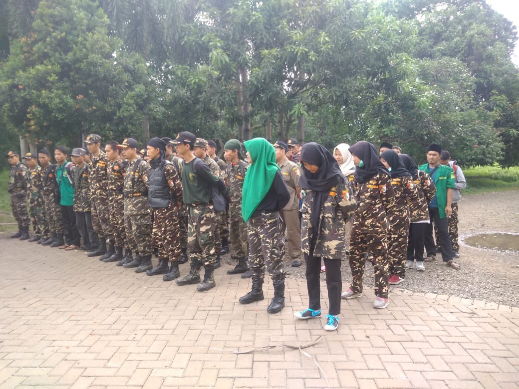 Official_Ansor's tweet photo. 72 banser PC GP Ansor Kab. Tangerang di terjunkan ke lokasi Bencana untuk membantu sahabat-sahabat Banser lain yang sedang bertugas
.
.
.
#KitaIniSama
#ansor
#banser https://t.co/bWNXcViF0r