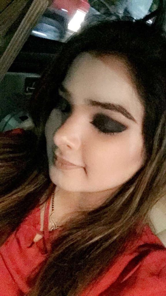 AnicaBatra's tweet photo. @MaybellineIndia Black smokey eyes look #ChristmasWithMaybelline https://t.co/UaO2wVo17z
