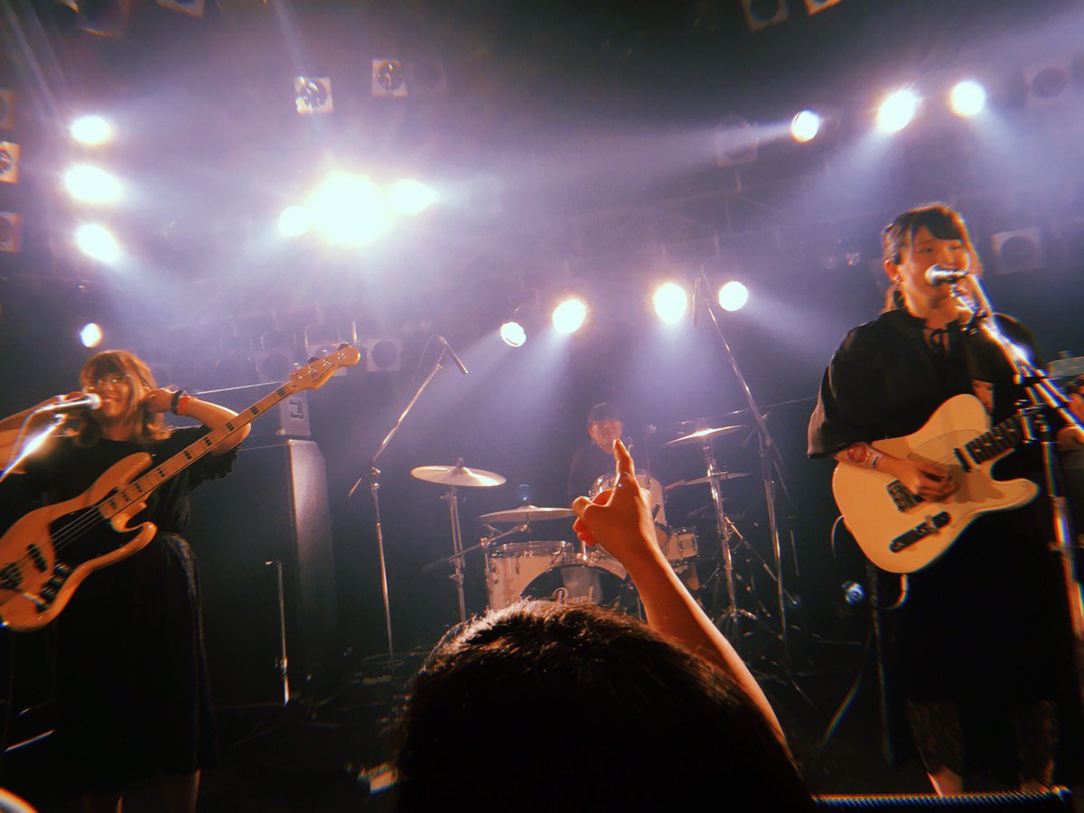 apple__beam's tweet photo. 林檎光線初ライブから3年たったってよ！明日きてね！！ https://t.co/q0tY0xIAov