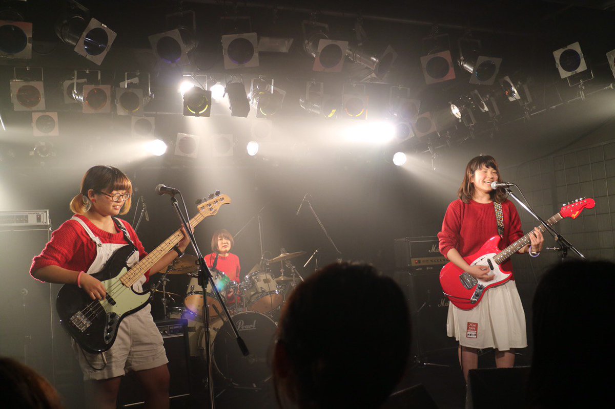 apple__beam's tweet photo. 林檎光線初ライブから3年たったってよ！明日きてね！！ https://t.co/q0tY0xIAov