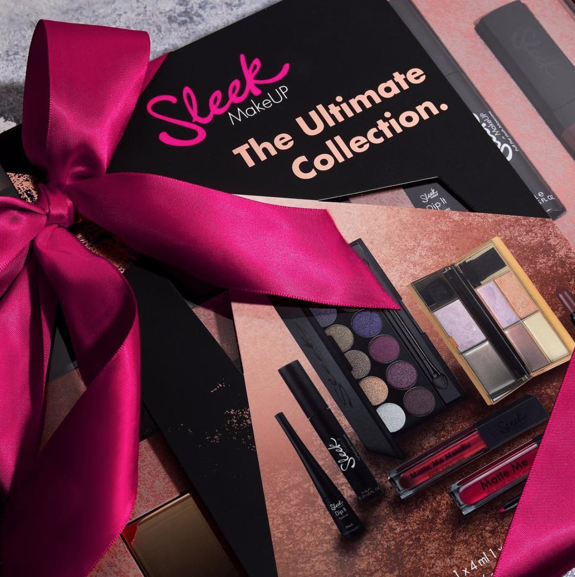 Merry Christmas from everyone at Sleek Ireland!  We hope you found some of our products under the tree this morning!

#Sleekmakeup #myfacemyrules