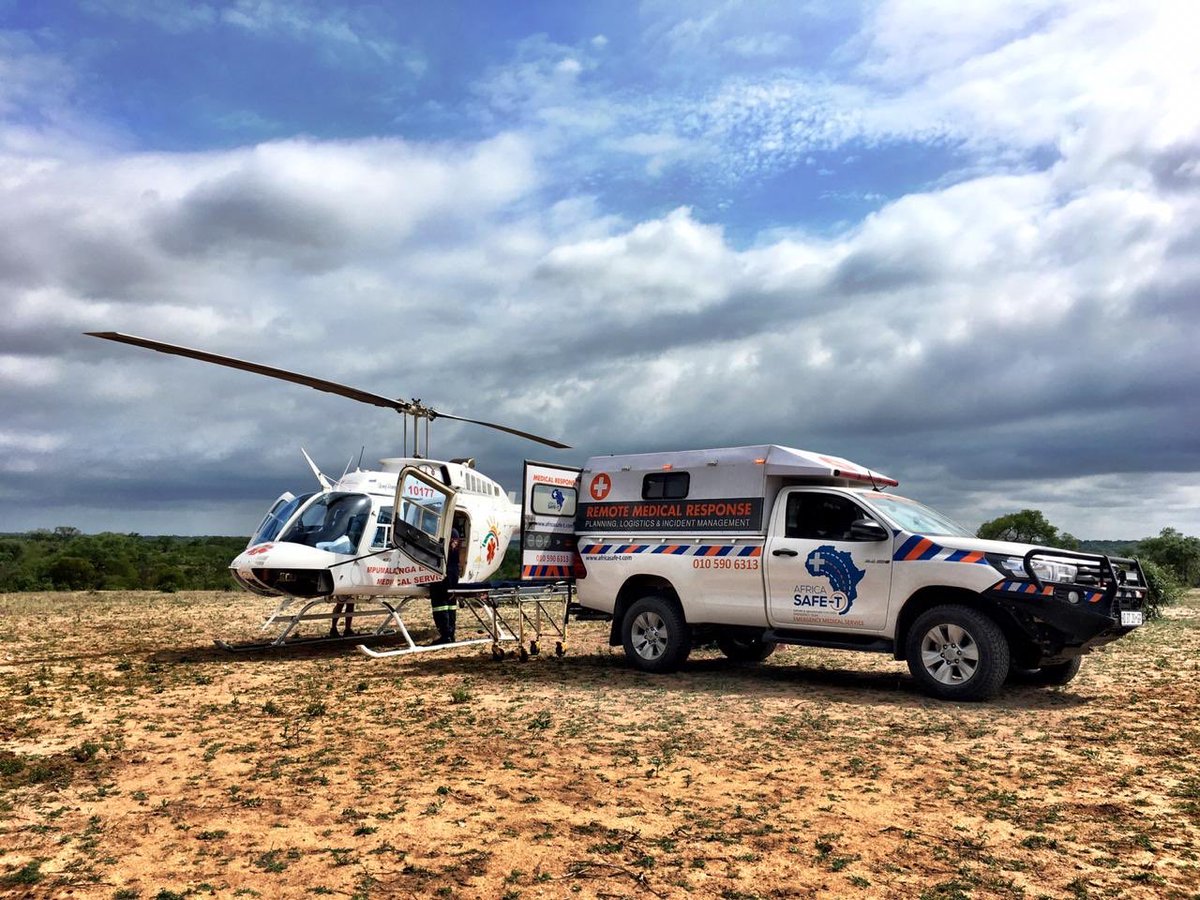 HALO_Aviation's tweet image. HALO 5 Trauma Team on scene in Sabi Game Reserve. #makingadifference #gettingthejobdone