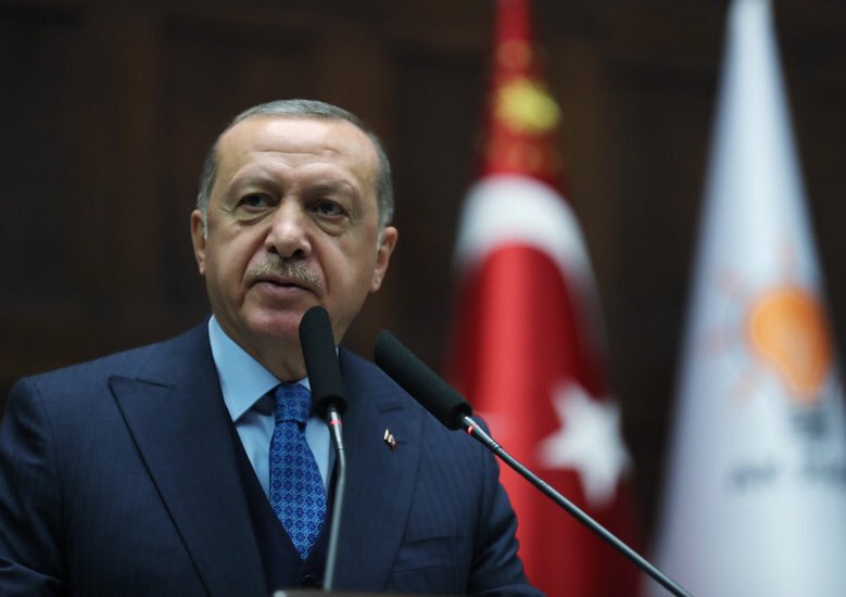 tcbestepe's tweet photo. “Yılbaşından itibaren elektrik ve doğal gaz fiyatlarında yüzde 10 indirim yapıyoruz” https://t.co/wke9YWW8y6 https://t.co/gAgq4o6PjE