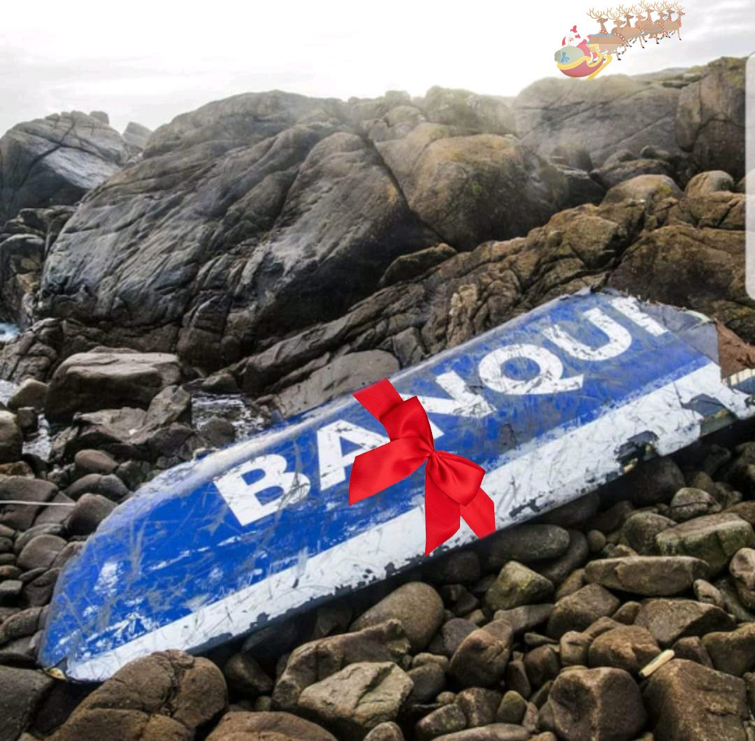 Skipper_inconnu's tweet photo. Le Père Noël a laissé tomber quelque chose de son traineau en chemin!
Merry Christmas @VoileBanquePop #armellecleach #christmas #rdr2018 https://t.co/Be3v8mfhYy