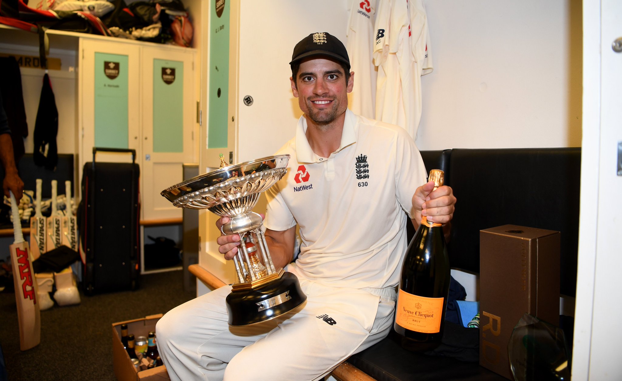  Happy 34th Birthday to and legend Alastair Cook!

What a year it has been for Chef! 