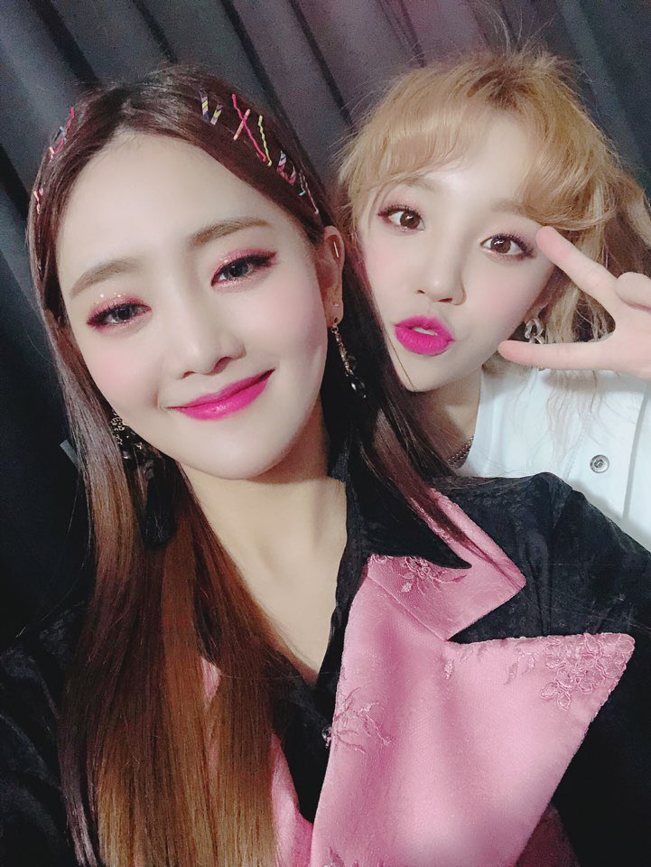 official_i_dle's tweet photo. [#민니] Miqi is back! Do you miss us?😜 Special post on special occasion hehehe 😋 Merry Christmas everyone!💖

#민니우기 오랜만이죠? ㅋㅋㅋ 특별한 기회로 올렸어여~ 메리크리스마스 우리 네버랜드! https://t.co/Vb8rCo8T2y