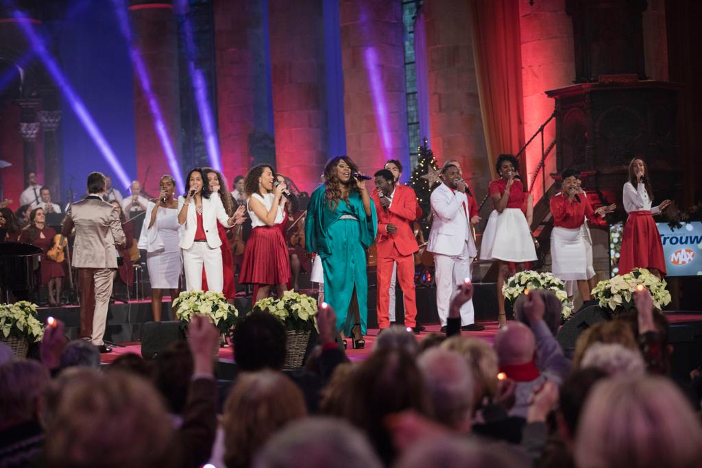 ZOGospelChoir's tweet photo. STRAKS OP TV!!
TROUW Kerstconcert - 25 december 2018, Eerste Kerstdag NPO1 om 13.20 uur bij Omroep Max met The Three Degrees, @Irishond @OG3NE @BergetLewis, @KarinBloemen, @jvdboom, @AndreHazesjr @brigitteheitzer @MariaFiselier, @GuidoDieteren @ZOGospelChoir. https://t.co/IN6v38m3Qr