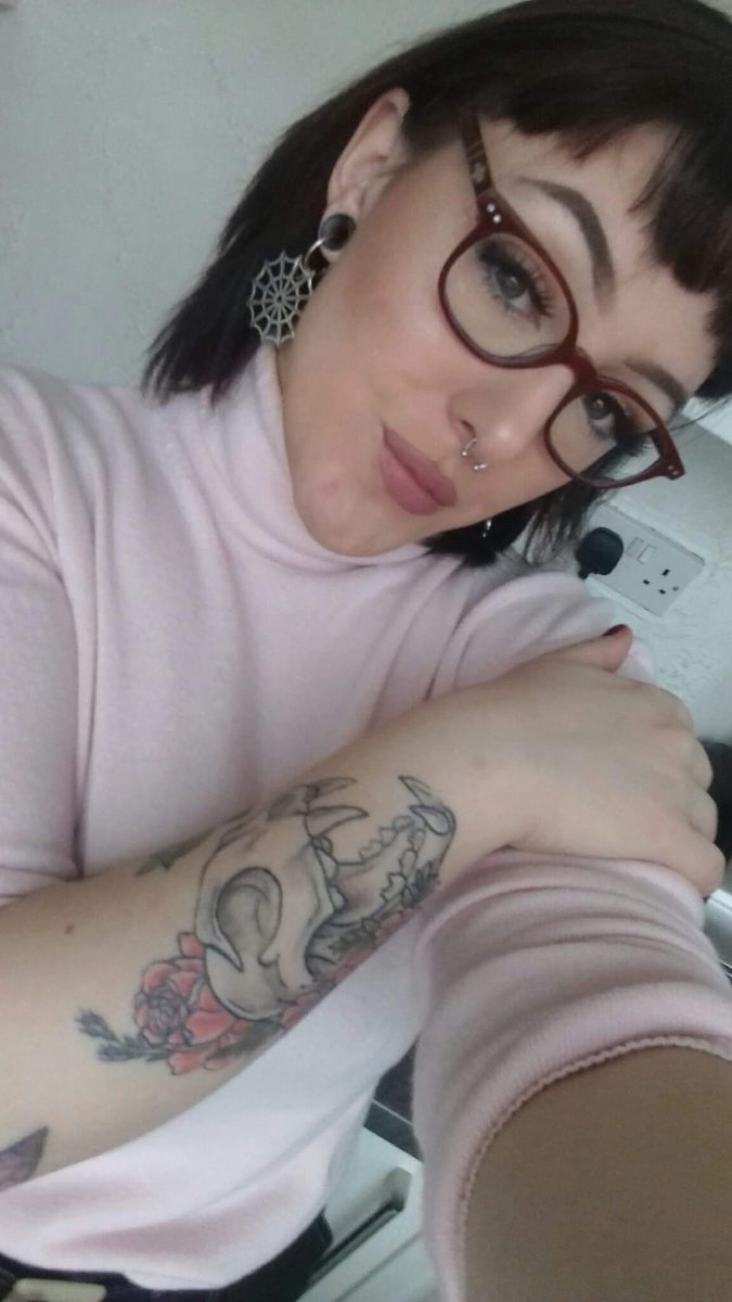 RubyJessicaSmi1's tweet image. Edna Mode but make it goth #ednamode