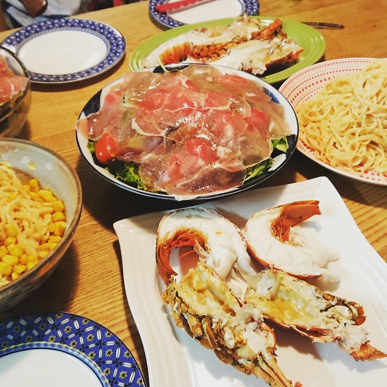 竹内弘一 Auf Twitter 妻の誕生日 クリパで料理作ったー おいしかったー ちなみに伊勢海老はいただきもの なかったら貧相 笑 ありがとうございました 伊勢海老 クリパ 誕生日ディナー Birthdaydinner