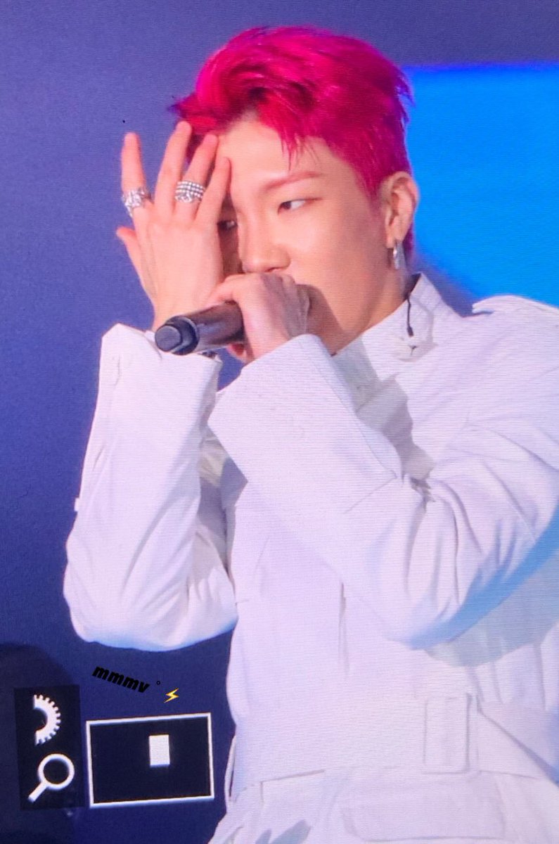 mmmv°⚡️ tweet media