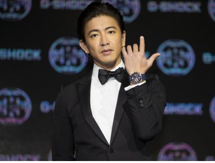 RenKanmi's tweet photo. Apart from #KimuraTakuya symbolizing elegant #toughness, nobody can become a new brand #spokesman for #G_Shock. #MR_Gseries #MRG_G2000R_1A #MTG_B1000D_1A #GMW_B5000D_1
不坚韧,无以立 木村拓哉成为G-SHOCK腕表全新品牌代言人
https://t.co/1VBTob8TEy
https://t.co/P5OfoFUtne https://t.co/nbgXy3yyTK