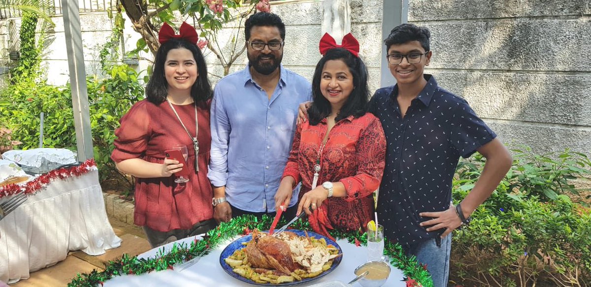 realradikaa's tweet photo. Xmas at home https://t.co/LmkgOoWTjD