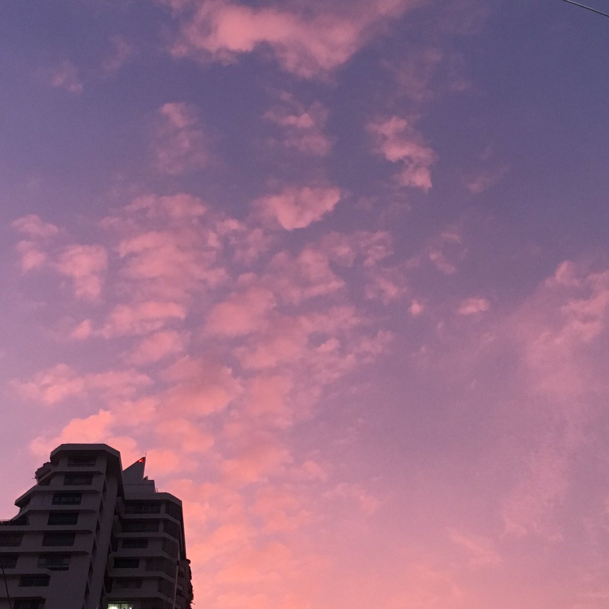 madaisyy__'s tweet photo. ธั น ว า , 
ท้ อ ง ฟ้ า ,
คุ ณ . 

☁️ https://t.co/yCbSs98Nmd