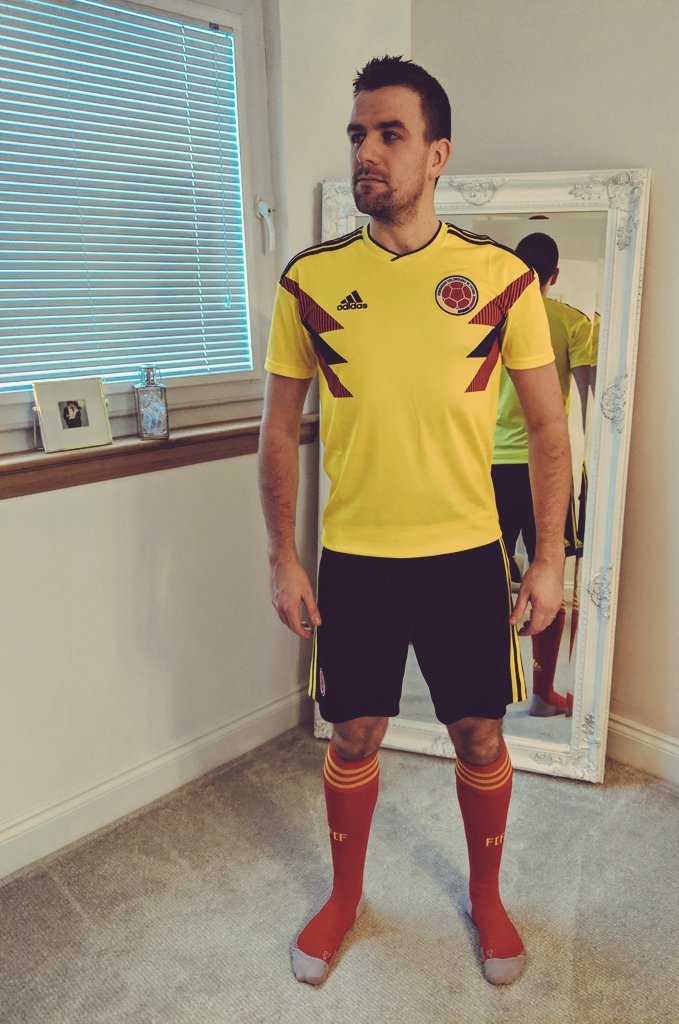 CurtissWilson's tweet image. Jokingly sent Meghan a link to the Colombia top (on sale for £12 on M&amp;amp;M) a few weeks back when she asked what a wanted for Christmas. 

Aye, that'll be the full home strip fae Santa this morning. 27 years old. Muy bien!