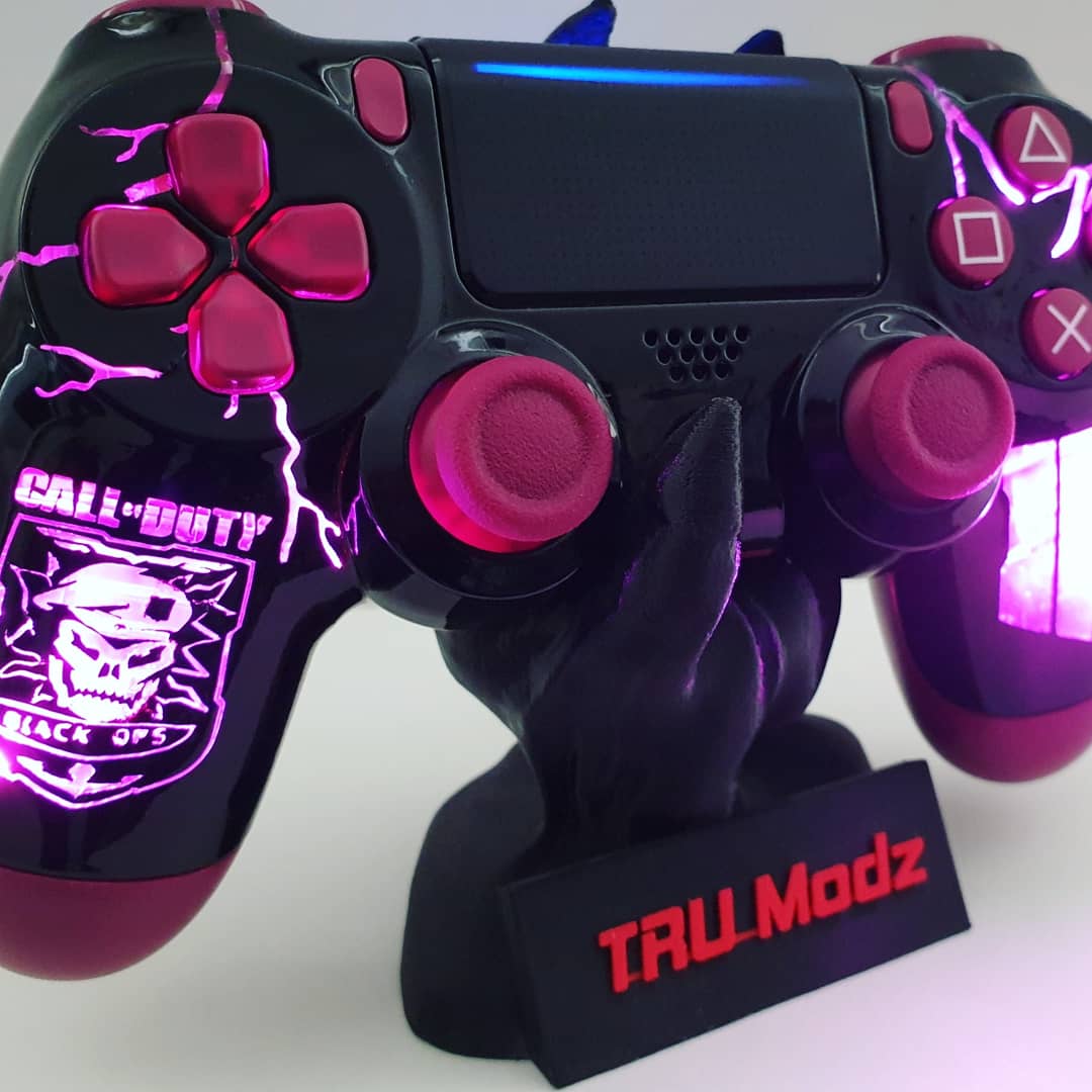 TRU_Modz's tweet photo. #blackops lightning by #TRUModz

#customcontroller #moddedcontroller #dualshock4 #playstation #playstation4 #bo4 #bo4 #led #lightning #fortnite #fortnitebattleroyale #xbox #xboxone #battlefieldv #scuf #gtav  #reddeadredemption2 #blackops4 #christmas #ps4 #ps4pro #r6siege https://t.co/l5X5APBdpI