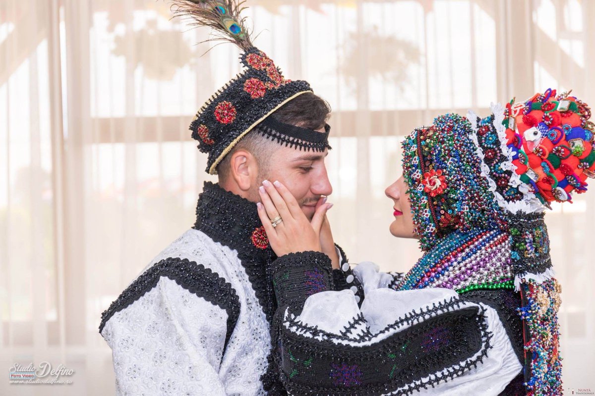 NuntaTradition's tweet image. Ana Georgiana și Ioan Alexandru, nuntă tradițională în Țara Oașului
buff.ly/2V5yH9r

#NuntaTraditionala #NuntaRomaneasca #TaraOasului #Oas #SatuMare #Traditii #Obiceiuri #PortIE #Nunta #Wedding #WeddingPhotography #TraditionalWedding #WeddingCustoms #Photography #Romania