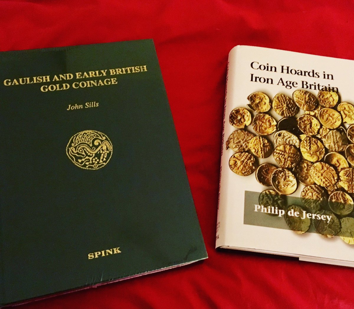 kingunique's tweet image. my heavy metal phase - happy christmas 🌲#christmas #pressies #archaeology #celticcoins #coins #bigbooks