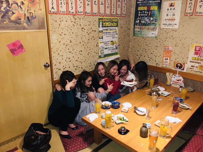 Cho_Yuri315's tweet photo. イブも当日も仕事で潰れたけど
イブイブたのしかったな〜🎄🍷
連勤明日で終わり！そして2連休！そしてまた仕事！
年末年始は死亡確定😇 https://t.co/p6NPrJdVtm