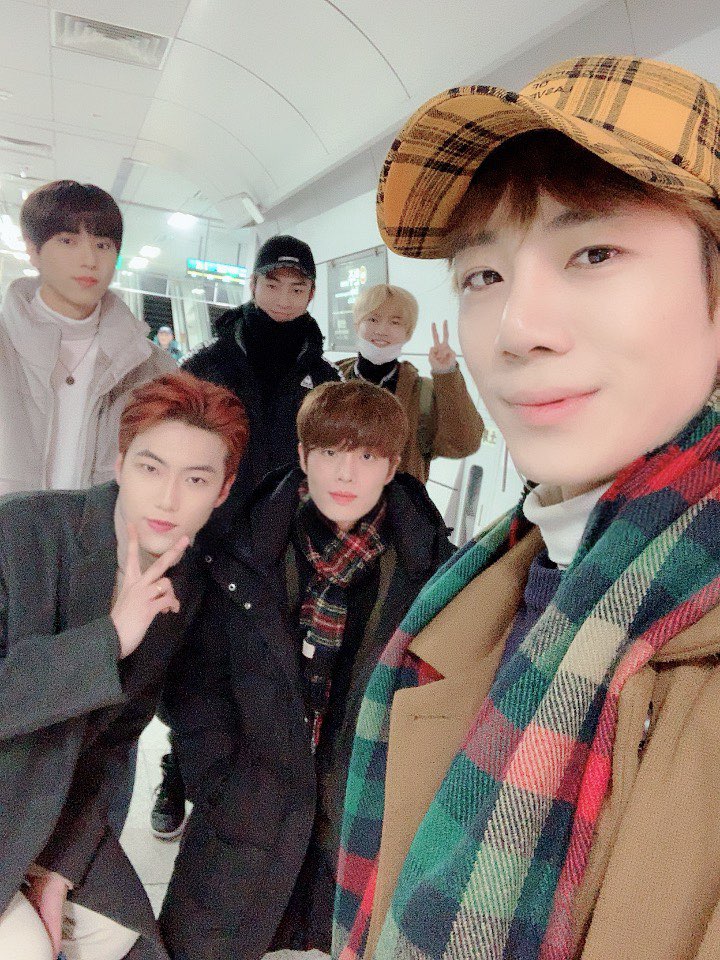 black6ix_twt's tweet image. 사랑하는 블랙펄 남은 시간도 행복하게 보내세요! 
🎄 항상 감사합니다! 
#블랙식스 #black6ix #절망의늪 #swampofdespair #메리크리스마스 #merrychristmas  #HappyNewYear