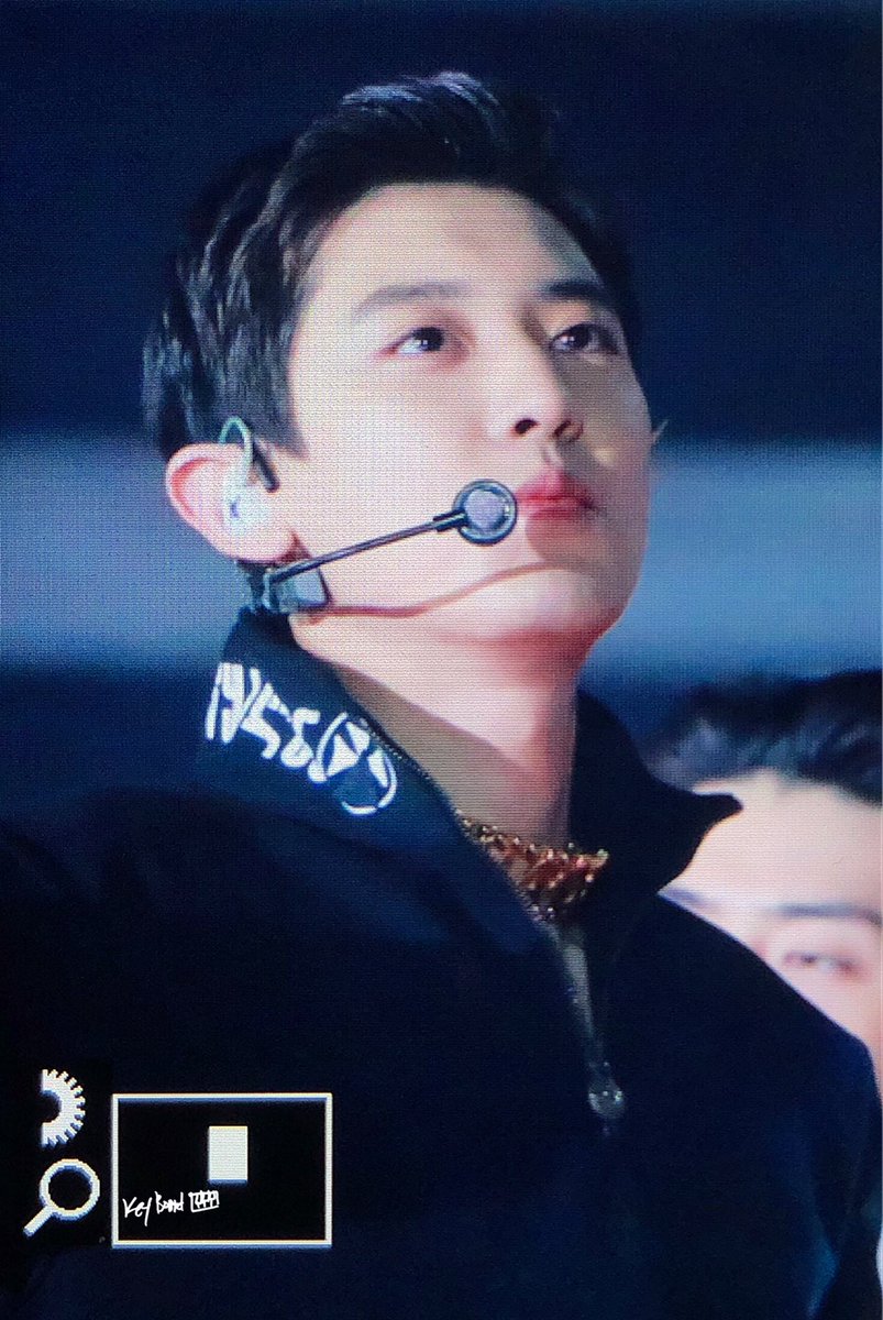 KBoard1127's tweet photo. #chanyeol #찬열 181225  SBS가요대전 ㅠㅠㅠㅠㅠㅠㅠㅠ https://t.co/10MzVZFg81