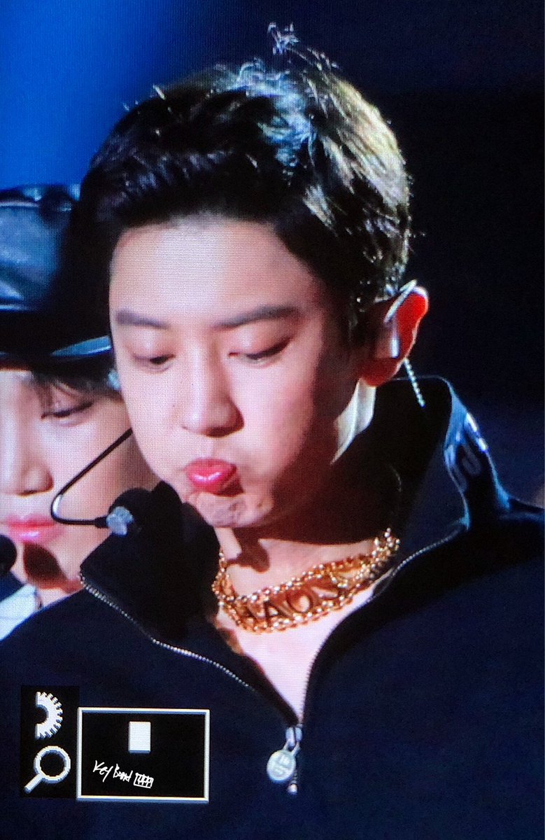 KBoard1127's tweet photo. #chanyeol #찬열 181225  SBS가요대전 ㅠㅠㅠㅠㅠㅠㅠㅠ https://t.co/10MzVZFg81