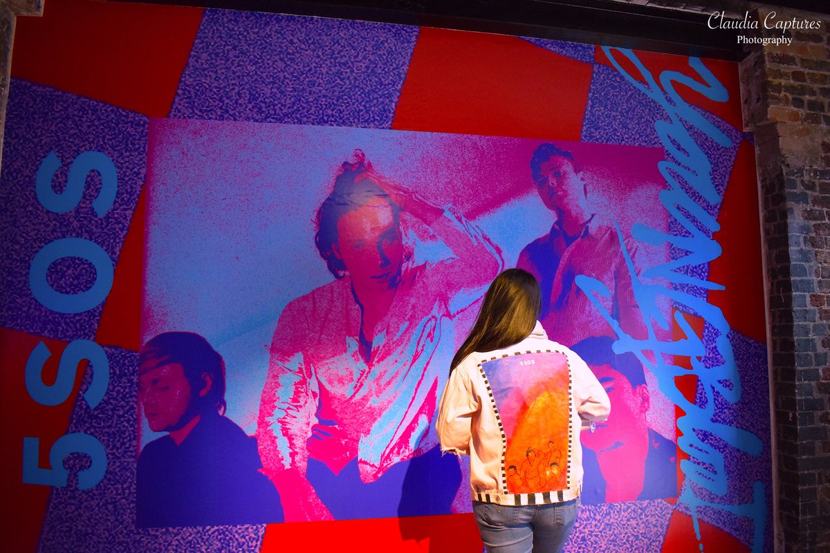 ClaudiaCaptures's tweet photo. Throwback to the Pop-Up store in London where I shot these stunning pictures of @leaknielsen and her friend with her amazing jackets! Check them out on her page, because they're awesome!
#5SOSLondon #POPUPLondon #Popupstore #MYTLondon https://t.co/KaZBHNO39R