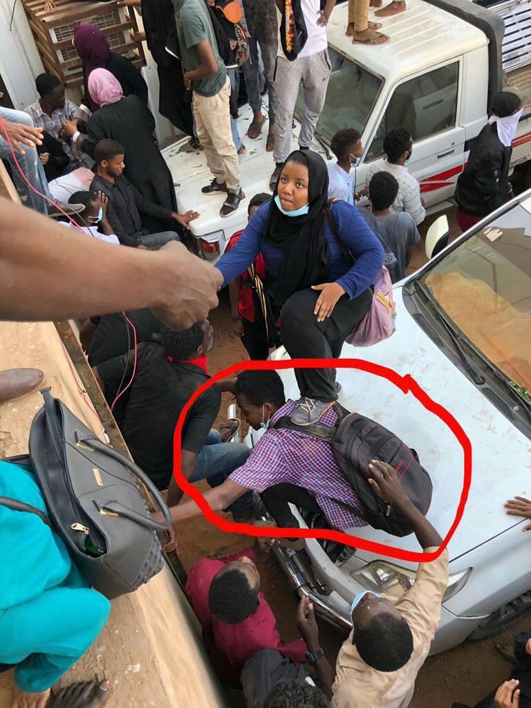 LooshiOfficial's tweet photo. ياخي تسلم البطن الجابتك 😭 اريتك راجلي 😍 
#مدن_السودان_تنتفض https://t.co/jzmjATnLfQ